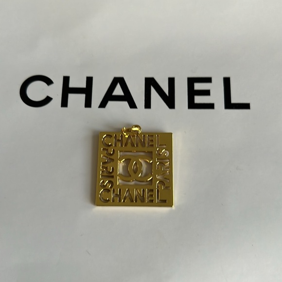 Charm Zipper Pull - Picture 2 of 4